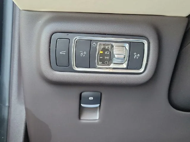 2024 Lincoln Nautilus Black Label photo 13