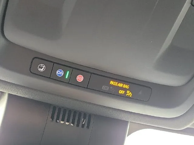2025 Chevrolet Suburban LT photo 28