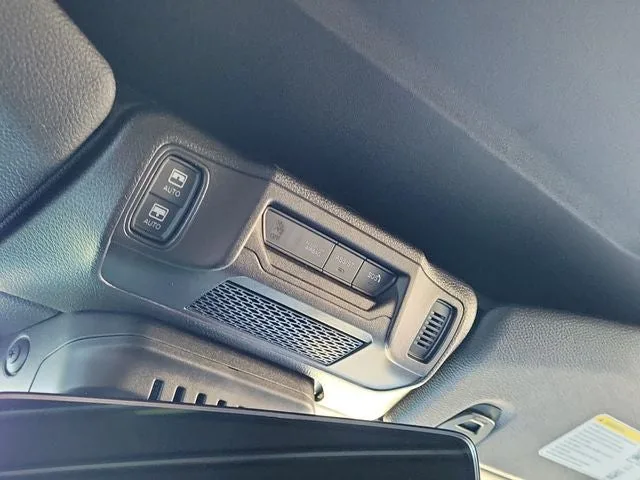 2025 Jeep Wrangler Rubicon 392 photo 32