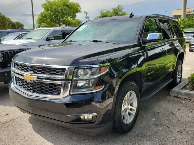2019 Chevrolet Tahoe LT photo 3