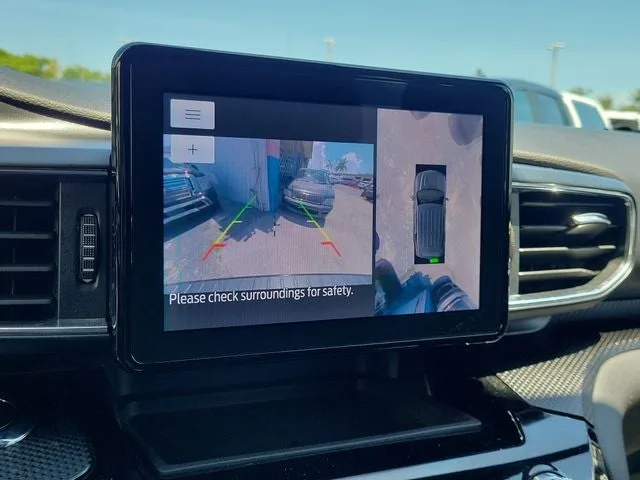 2023 Ford Explorer ST-Line photo 24