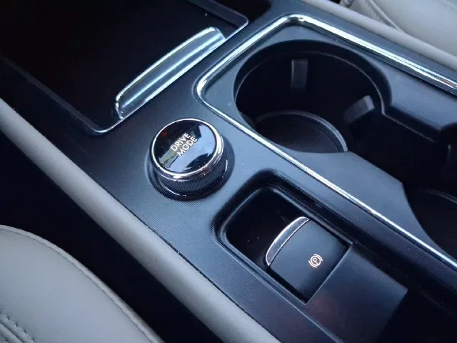 2025 Lincoln Corsair Premiere photo 20