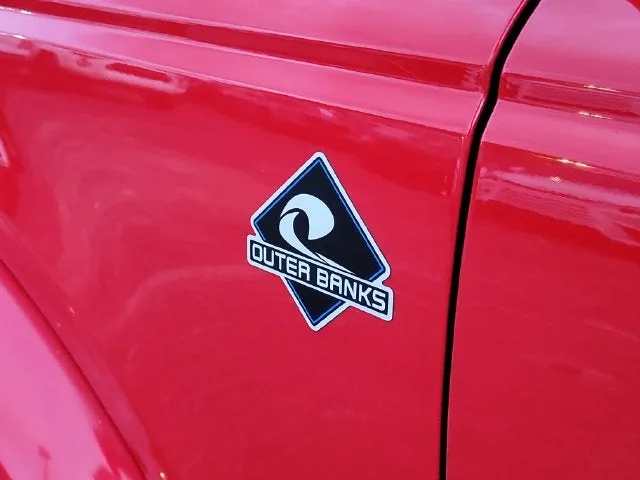 2023 Ford Bronco Outer Banks photo 8