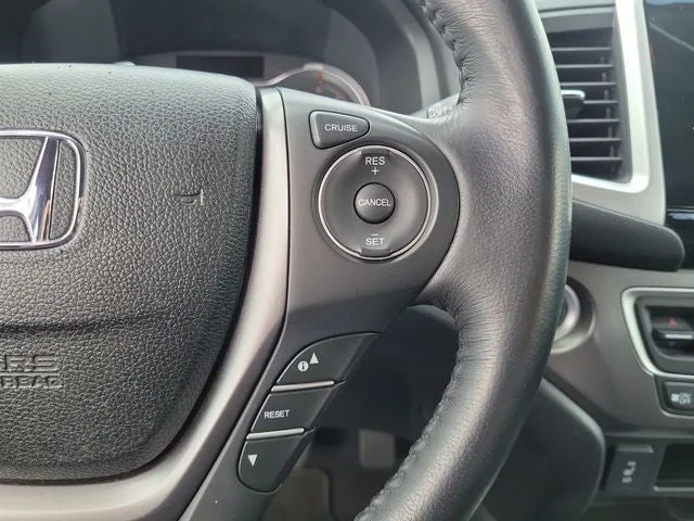 2017 Honda Pilot EX-L photo 24