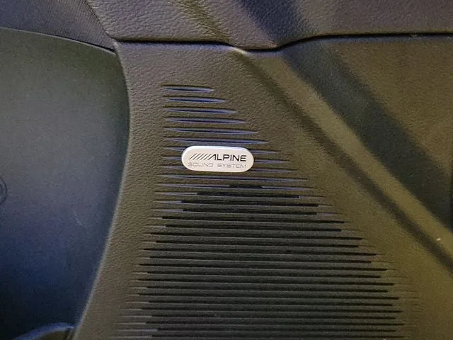2018 Dodge Challenger R/T photo 20