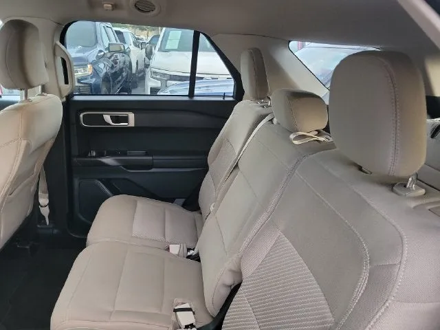 2023 Ford Explorer Base photo 9