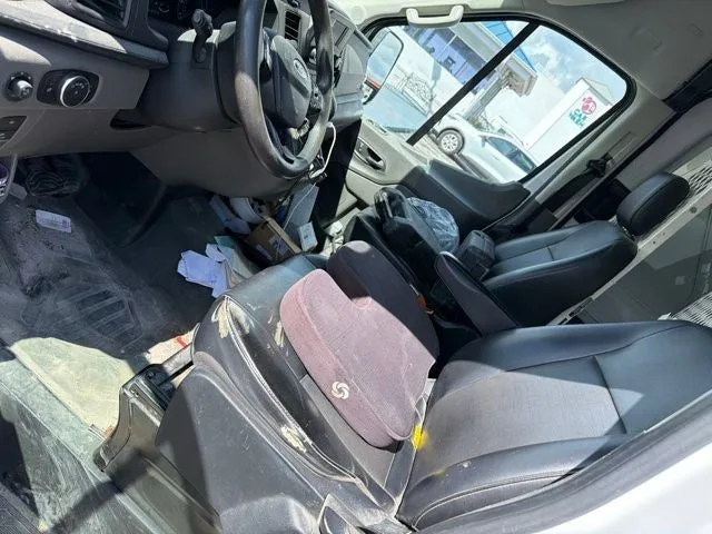 2021 Ford Transit-250 Base photo 11