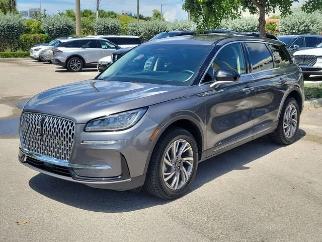 2025 Lincoln Corsair Premiere photo 3