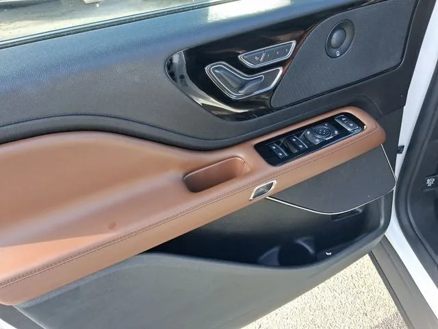 2023 Lincoln Aviator Reserve Premium photo 14
