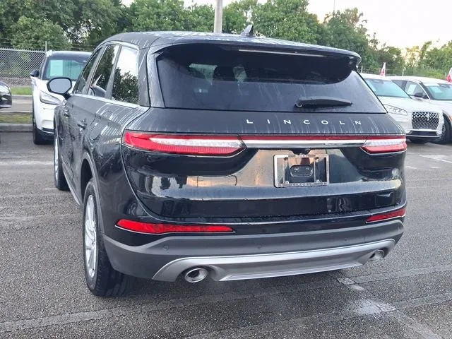 2023 Lincoln Corsair Standard photo 3