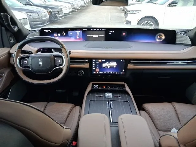 2025 Lincoln Navigator L Black Label photo 9