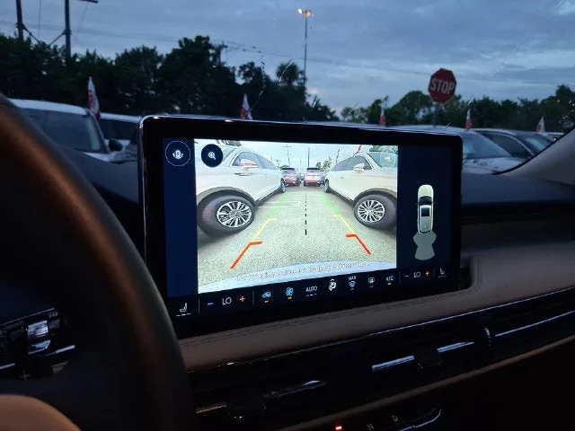 2025 Lincoln Corsair Premiere photo 19