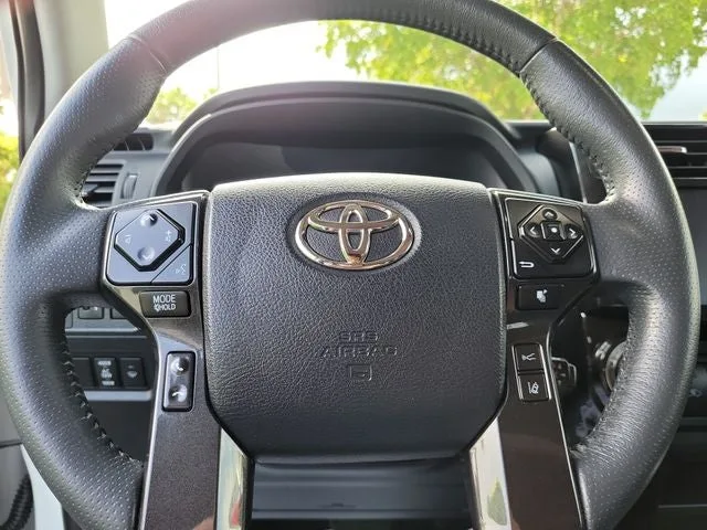 2022 Toyota 4Runner TRD Off-Road Premium photo 19