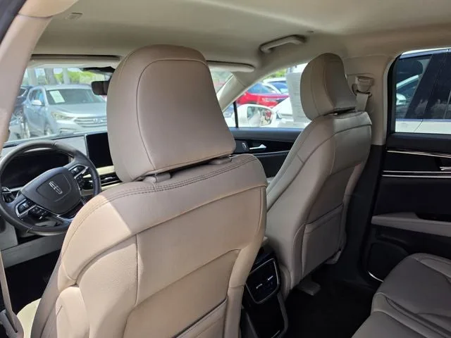 2023 Lincoln Nautilus Standard photo 11