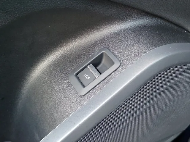 2025 Audi Q5 40 Premium quattro photo 16