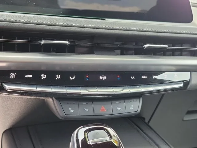 2024 Cadillac XT4 Luxury photo 24