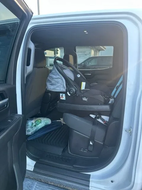2020 Chevrolet Silverado 1500 Custom photo 16