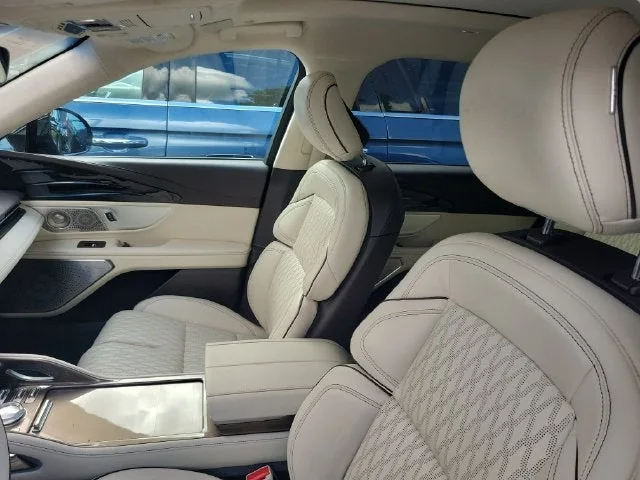 2024 Lincoln Nautilus Black Label photo 10