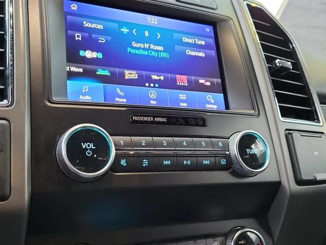 2020 Ford Expedition Max XLT photo 26