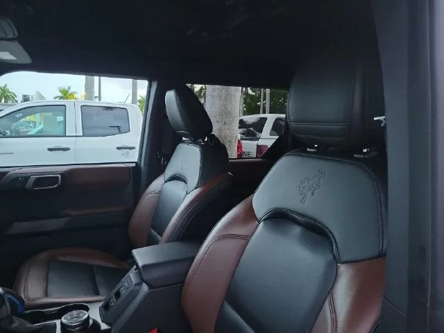2023 Ford Bronco Outer Banks photo 11