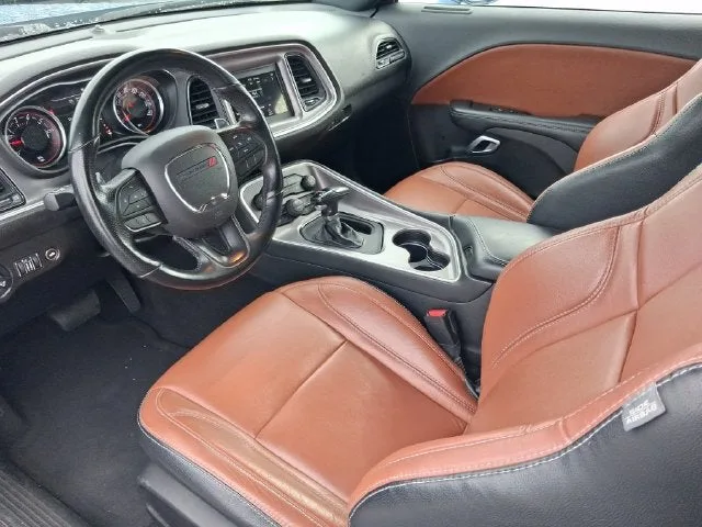 2022 Dodge Challenger GT photo 6