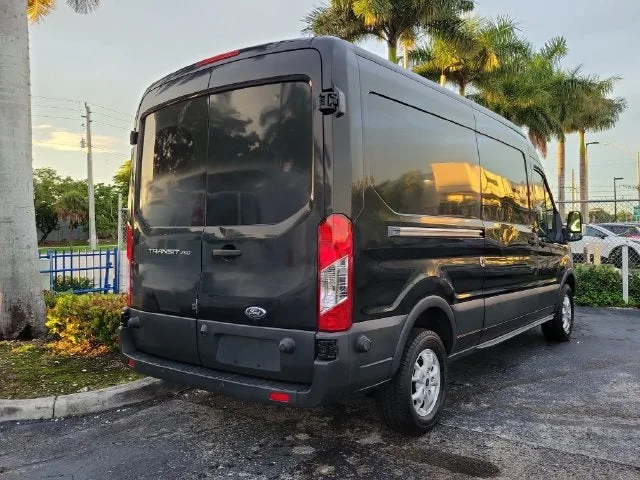 2015 Ford Transit-250 Base photo 3