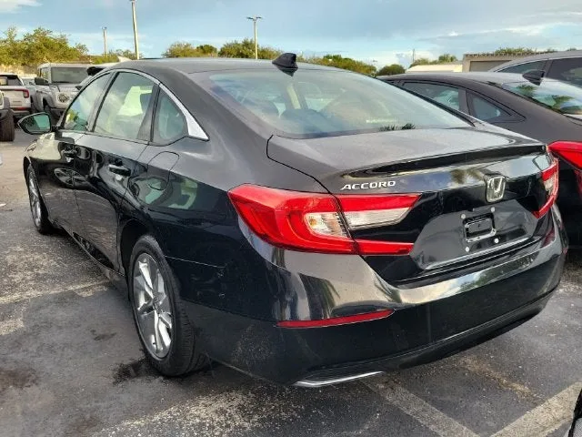 2018 Honda Accord LX photo 3