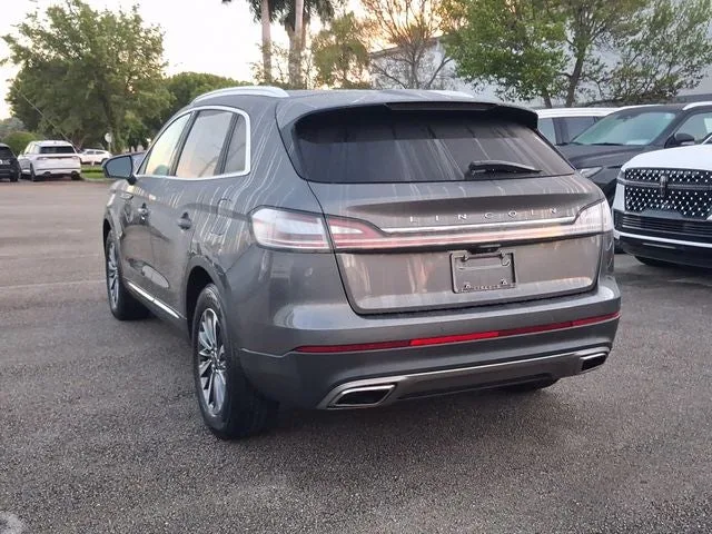 2023 Lincoln Nautilus Standard photo 3