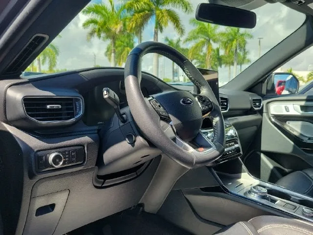 2023 Ford Explorer ST photo 8
