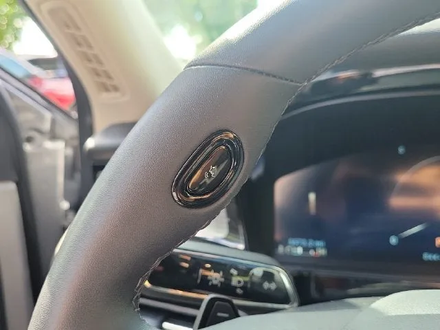 2024 Lincoln Corsair Premiere photo 20