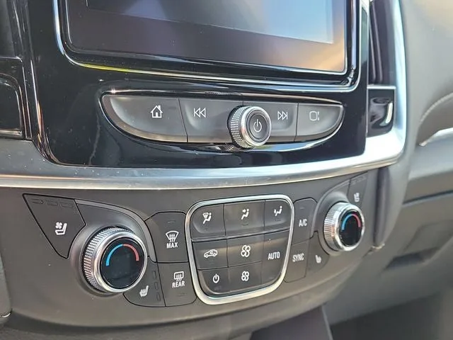 2023 Chevrolet Traverse Premier photo 23