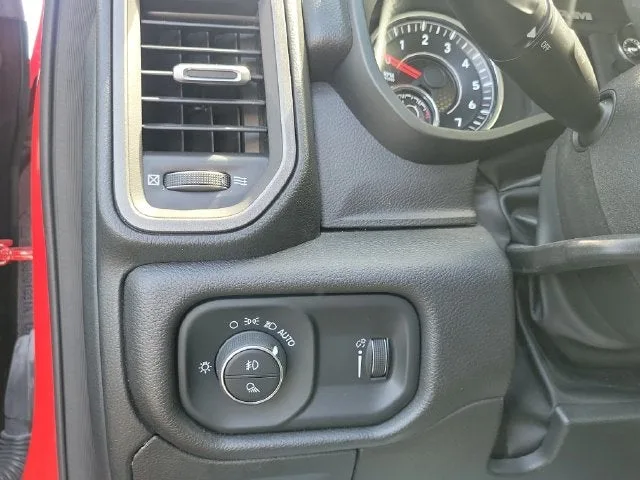 2025 RAM 1500 Tradesman photo 14