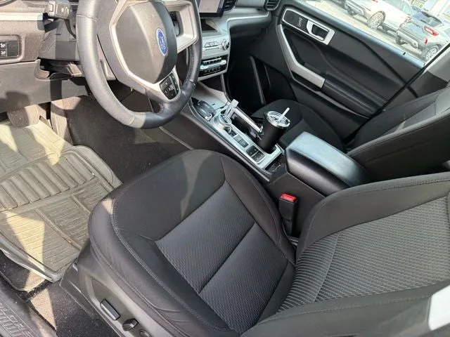 2023 Ford Explorer XLT photo 12