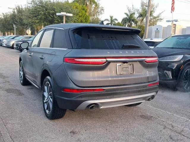 2023 Lincoln Corsair Standard photo 3