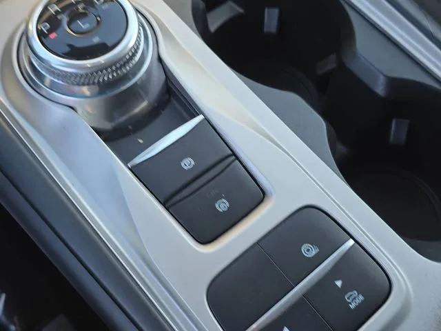 2023 Ford Explorer XLT photo 26