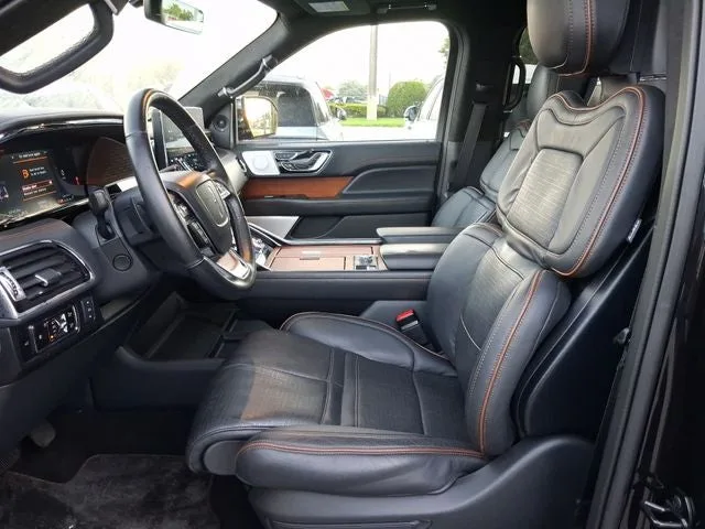 2023 Lincoln Navigator Black Label photo 12
