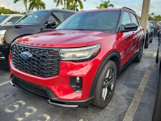 2025 Ford Explorer ST-Line photo 30