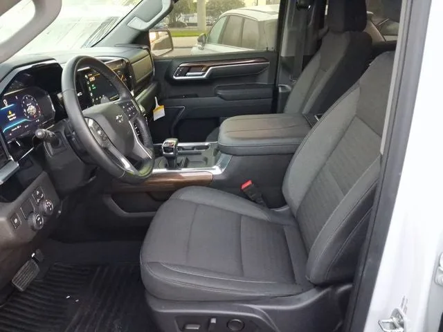 2025 Chevrolet Silverado 1500 RST photo 10