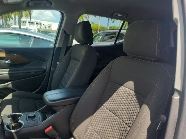 2020 GMC Terrain SLE photo 9