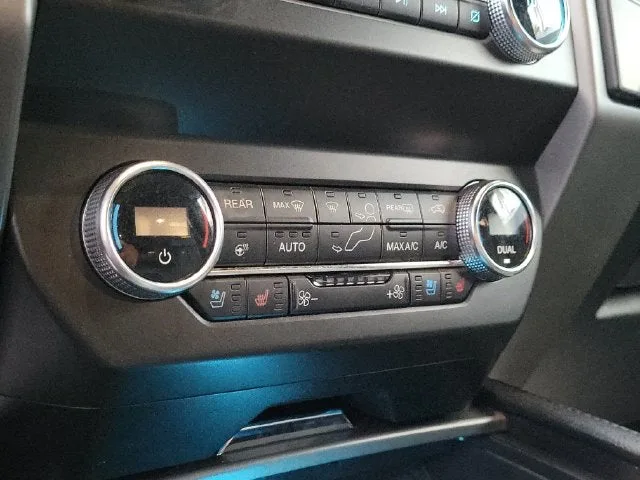 2020 Ford Expedition Max XLT photo 29
