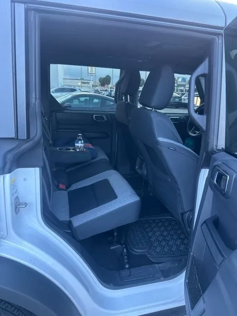 2025 Ford Bronco Base photo 8