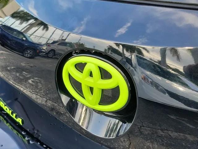 2022 Toyota Corolla Hatchback SE Nightshade Edition photo 8