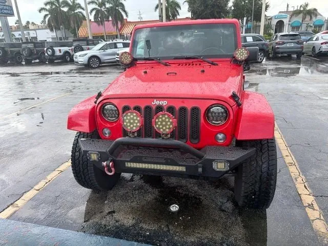 2015 Jeep Wrangler Unlimited Sahara photo 2