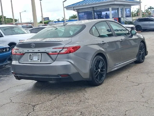 2026 Toyota Camry SE photo 4