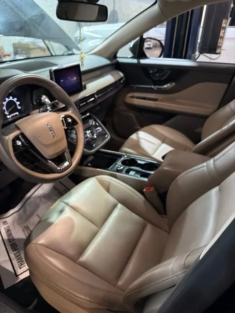 2022 Lincoln Corsair Standard photo 3