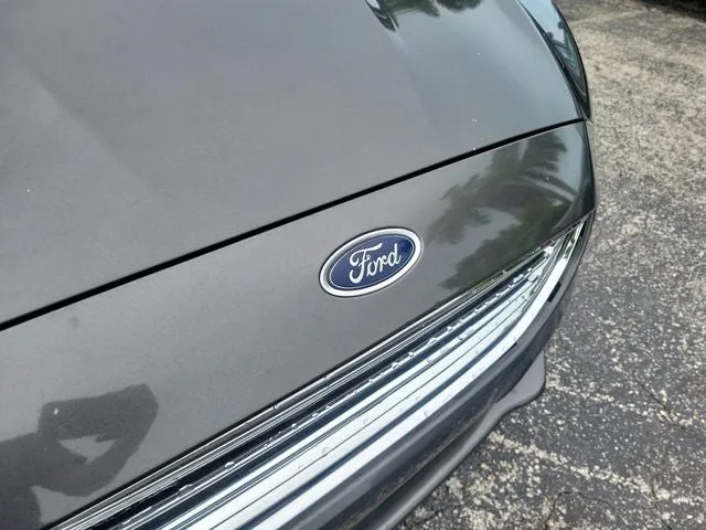 2018 Ford Fusion Hybrid SE photo 4