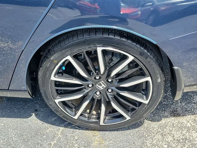 2024 Honda Accord Hybrid Touring photo 8