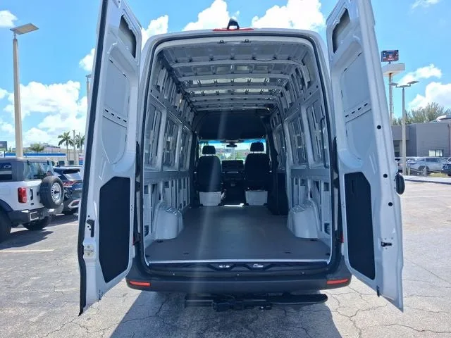 2025 Mercedes-Benz Sprinter 2500 Cargo 170 WB High Roof photo 5