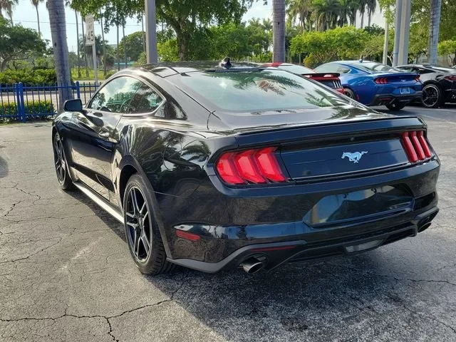2022 Ford Mustang EcoBoost Premium photo 4