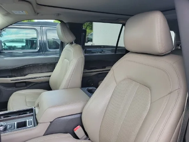 2021 Ford Expedition Limited photo 7